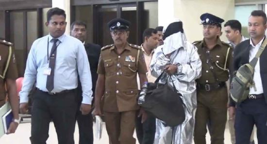 සංවිධානාත්මක අපරාධකරුවෙකු වන ලොකු පැටී දිවයිනට..
